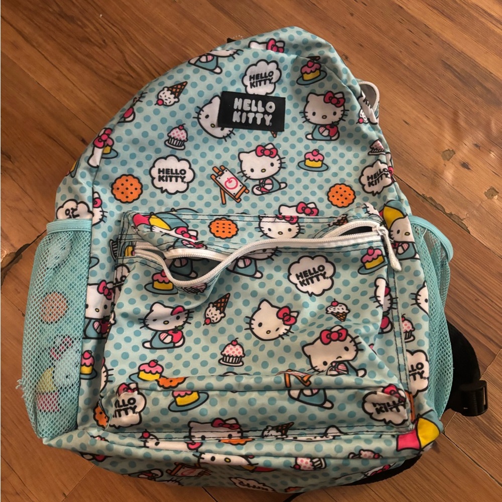 Hello kitty backpack - Picture 2 of 2